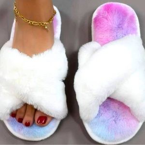Cute slippers multiple sizes up to size 10